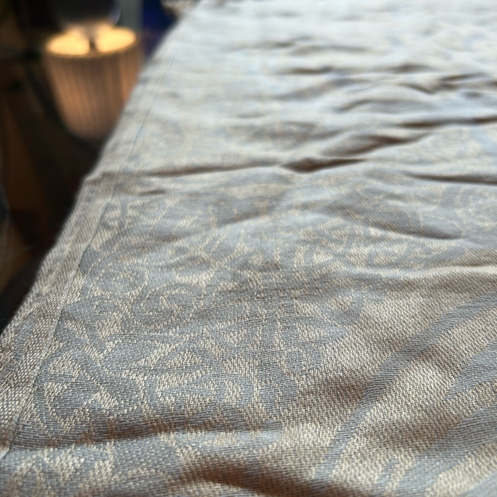 Pashmina - Picture 2 of 3